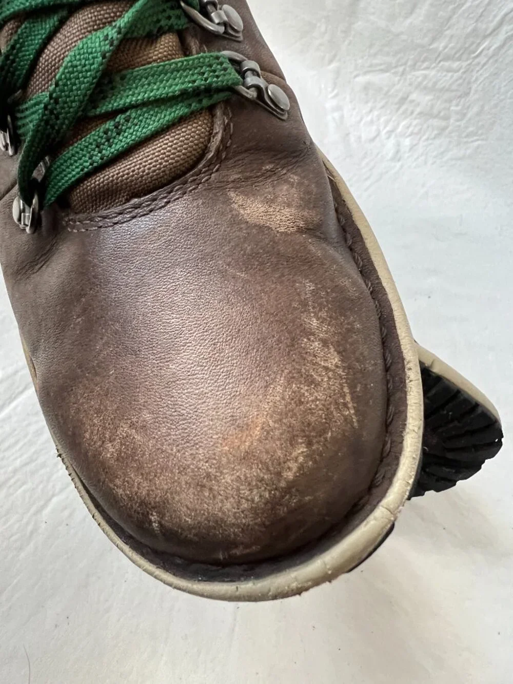 Danner boots Vertigo 917 Java Brown leather mens 9.5 lace up Vibram soles green